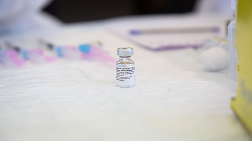 Archivo - Una dosis de la vacuna de Pfizer.