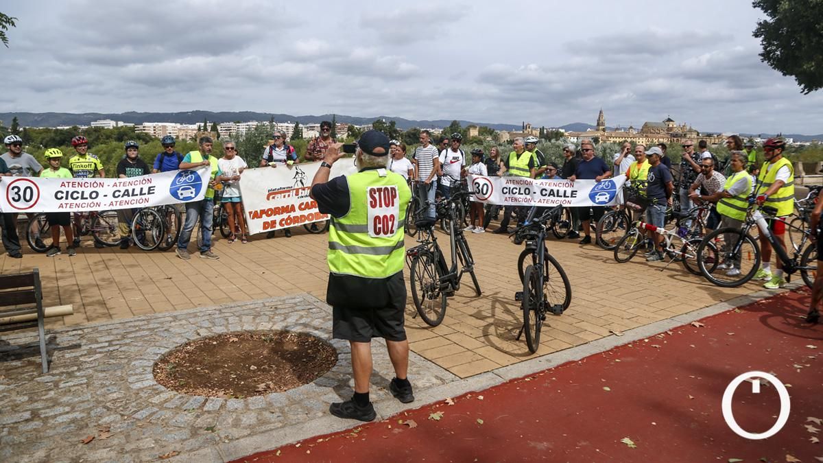 Manifestación de la Plataforma Carril Bici por una movilidad, saludable, segura y sostenible