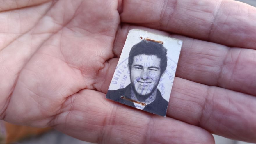 El juez empieza a investigar las torturas denunciadas por Carlos Serrano contra cinco policías durante el franquismo