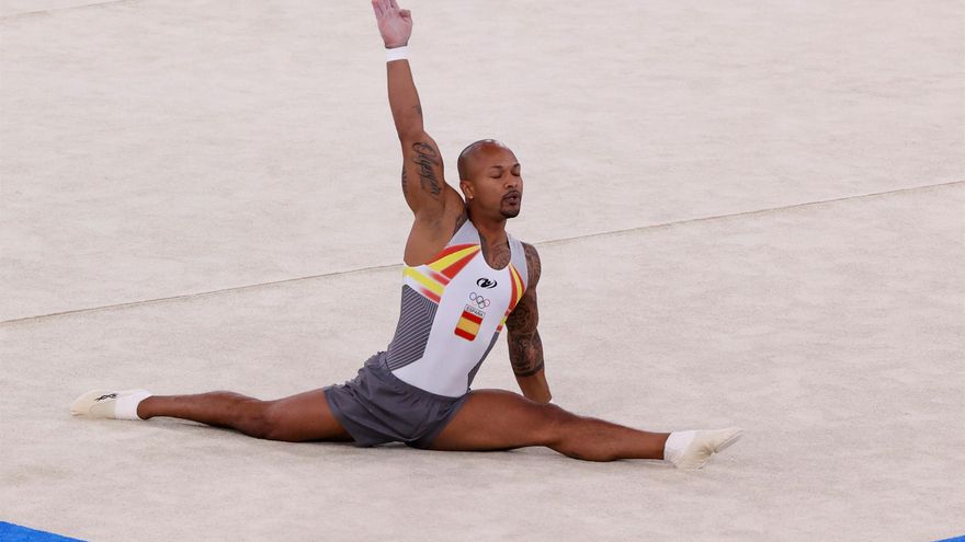 El español Rayderley Zapata compite en la final individual de suelo masculino de Gimnasia Artística durante los Juegos Olímpicos. EFE/ Enric Fontcuberta