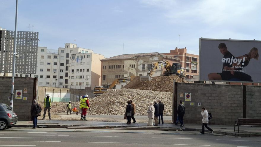 En el aire otro polémico plan urbanístico en Zaragoza: paralizado el derribo de un antiguo colegio que fue recalificado