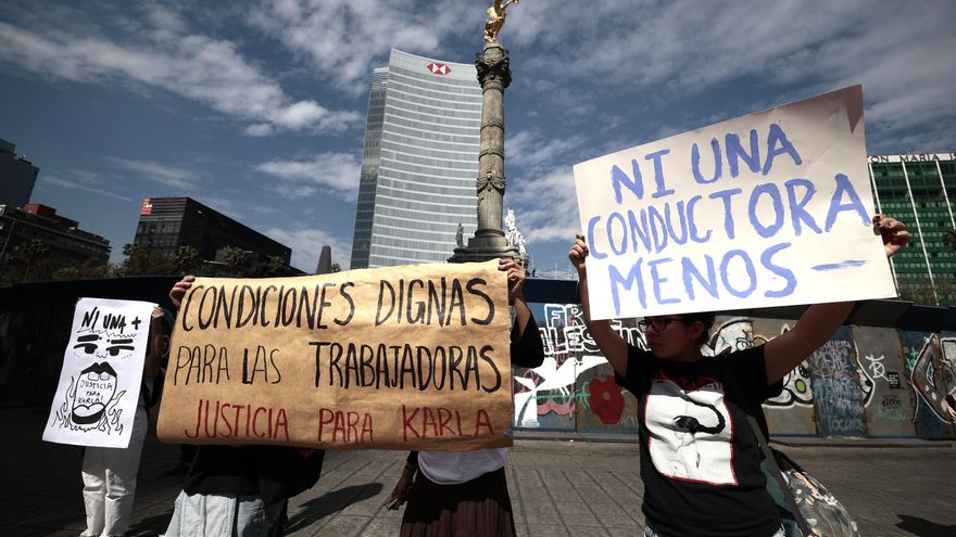 Manifestantes exigen justicia por asesinato de una conductora de Uber en Ciudad de México