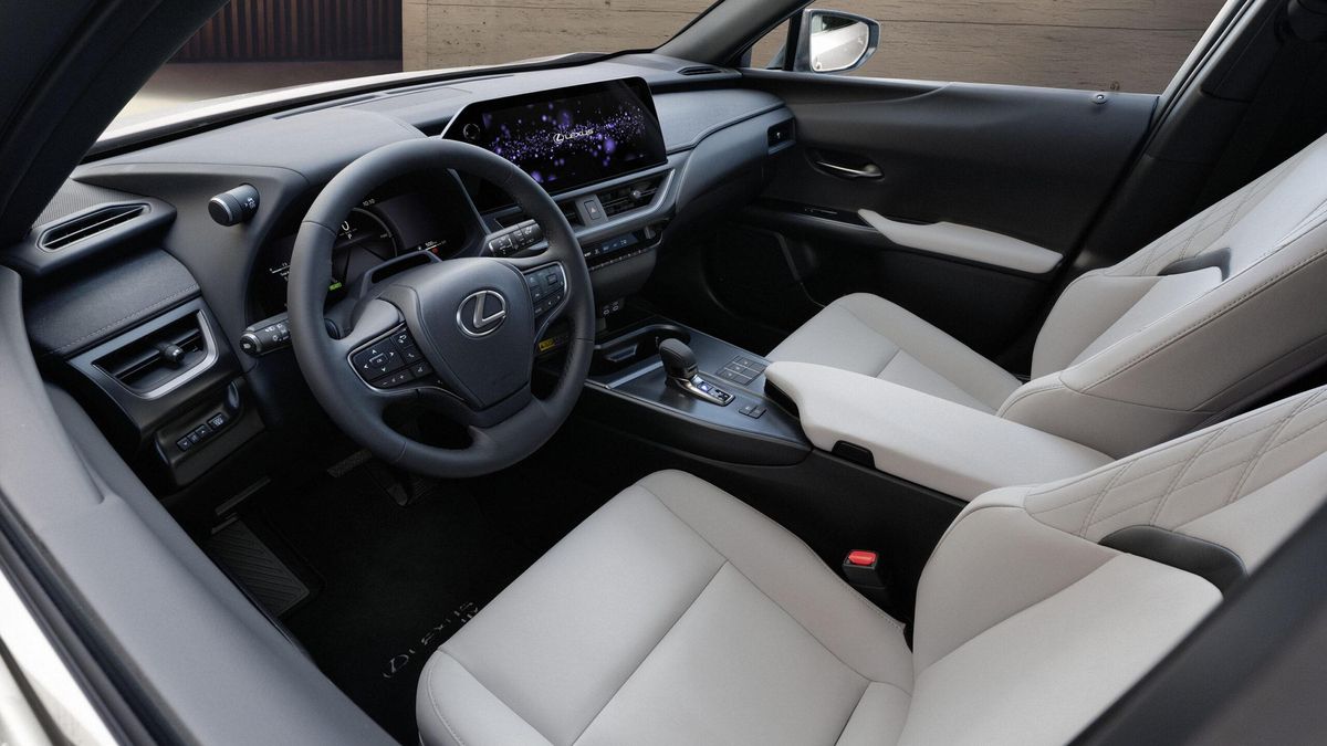 Interior del Lexus UX F Sport.