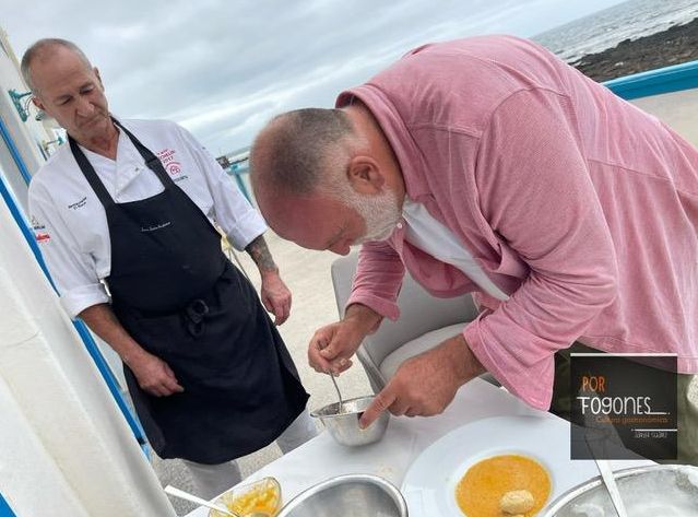 José Andrés haciendo huevos moles en Lanzarote