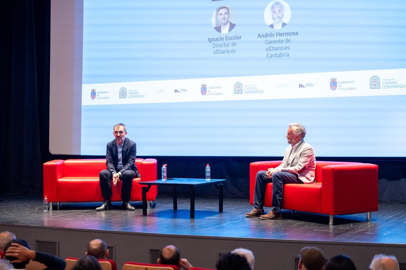 Ignacio Escolar pone en valor el modelo de financiación del periódico, basado fundamentalmente en las aportaciones de los socios y socias.