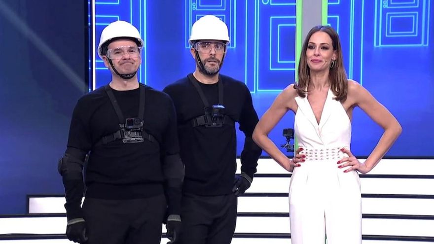 'López y Leal contra el canal' se estrenó en Antena 3 con el carisma de los protagonistas pero un castigo apático