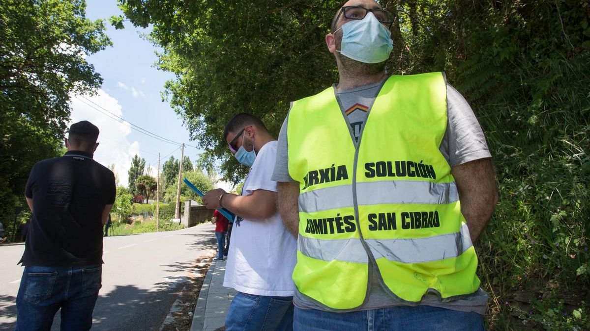 Trabajadores de Alcoa en San Cibrao (Lugo) comienzan con barricadas sus movilizaciones contra los despidos