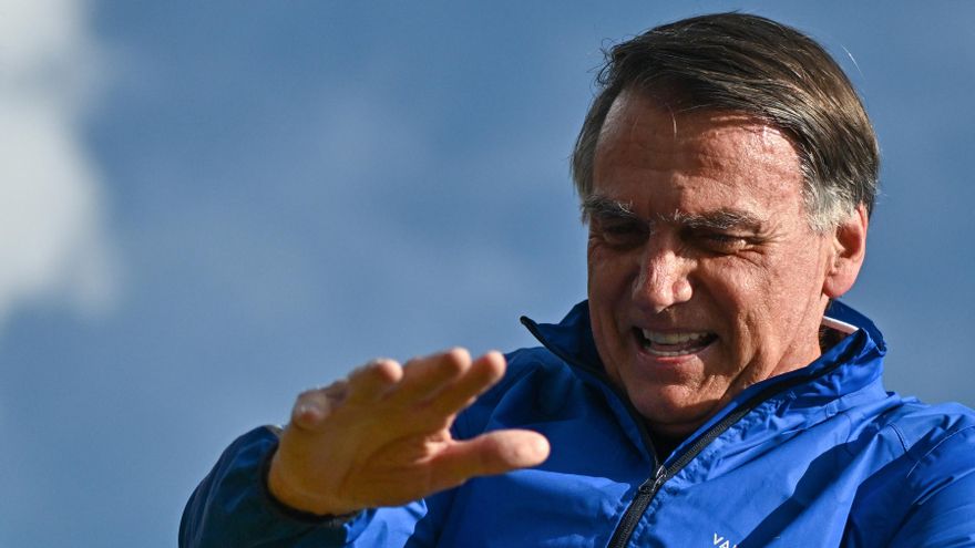 Cronología de los problemas judiciales de Bolsonaro hasta su prisión domiciliaria