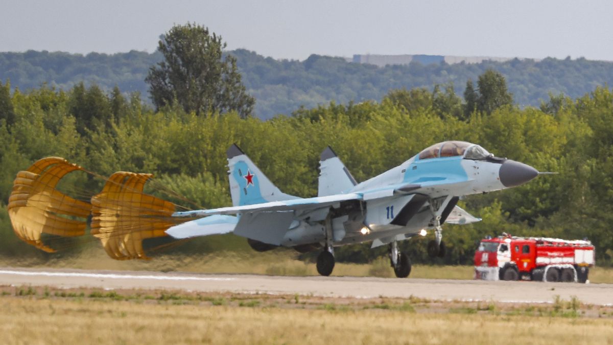 Un avión de guerra ruso, durante un salón de aviación a las afueras de Moscú en 2021.