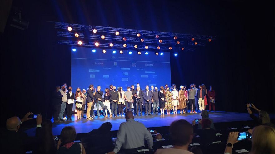 Los premiados y los promotores del 24.º Festival de Cortometrajes de Astorga. // Uribe