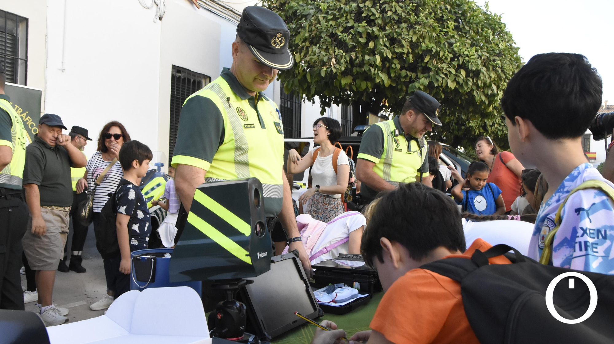 Presentación de los medios de la Guardia Civil a más de 700 alumnos.