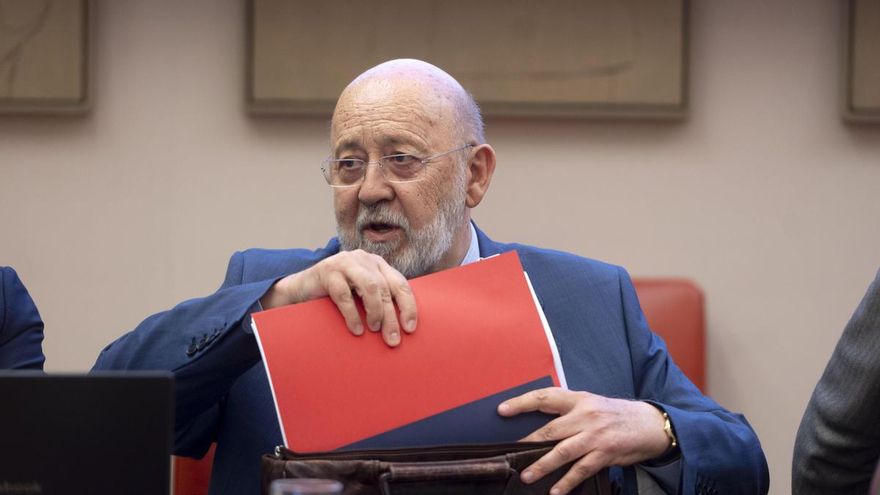 Tezanos afirma que el CIS da "siempre en el clavo" y que si sitúa como ganador al PSOE es "porque es al que más votan"