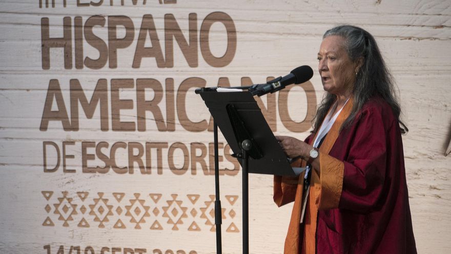 Elsa López: “No podemos decidir el lugar donde nacemos, pero sí en el que vivir y morir”