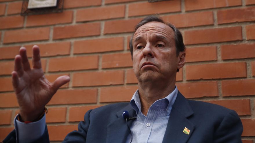 Quiroga dice que primero se necesita "terapia intensiva" para salvar economía de Bolivia