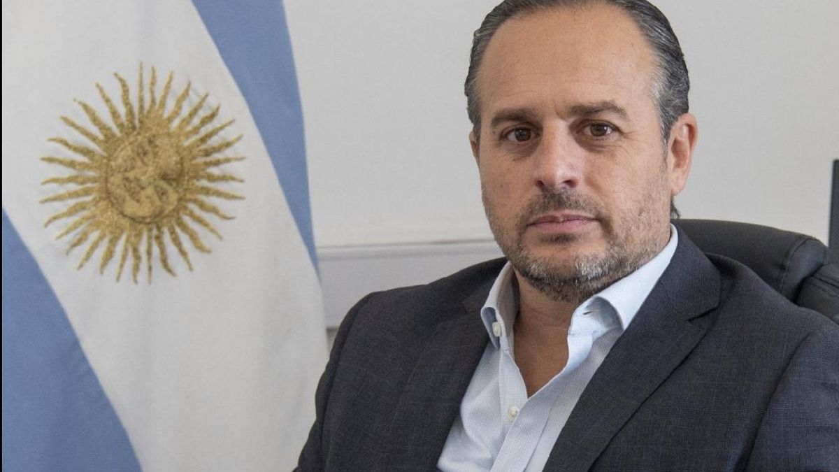 Un funcionario de Carlos Presti relanzó el ataque libertario contra los juicios de lesa humanidad