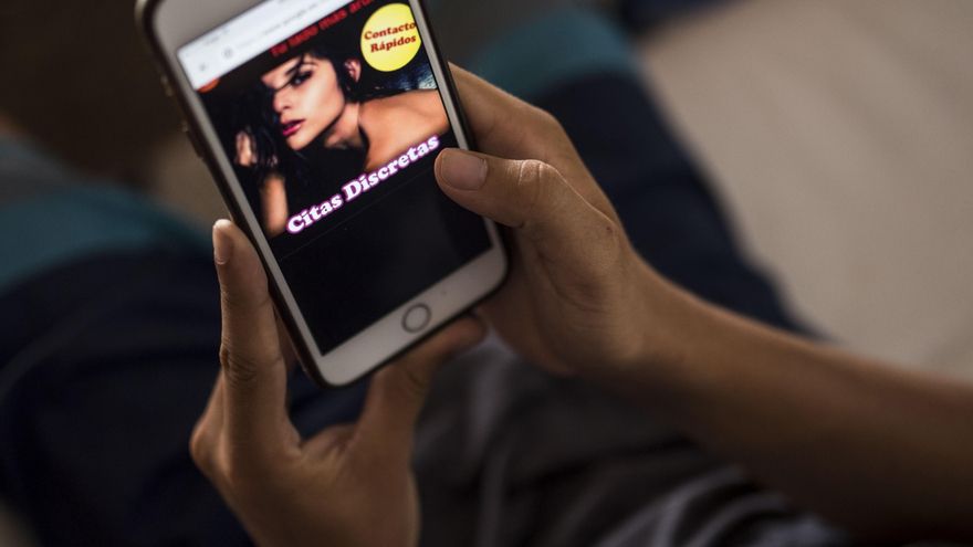 Diecinueve detenidos por extorsión a personas que contactaban con prostitutas en internet