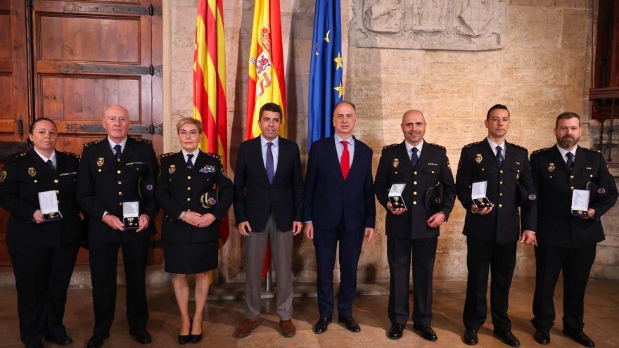 Guerra en la Policía Nacional de Valencia por las medallas al mérito a los agentes por sus servicios por la DANA