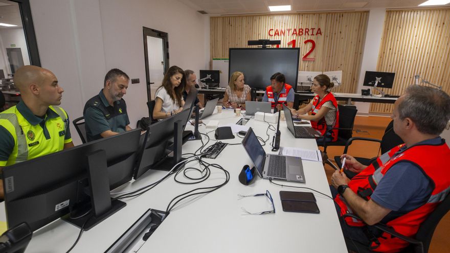 El CECOP reunido en la sala del 112