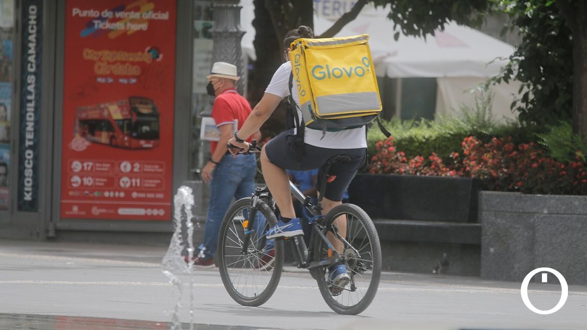 Un estudio confirma la vulnerabilidad laboral de los 'riders' en Europa y destaca la necesidad de una normativa específica