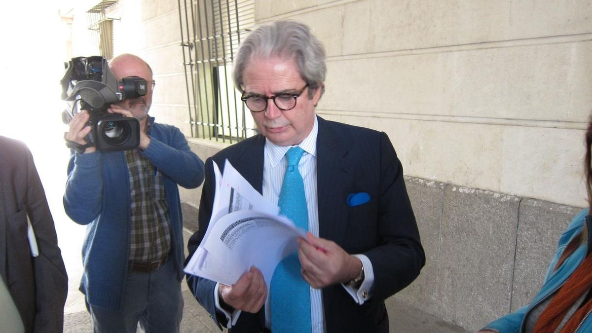 Mohedano, este lunes a las puertas de los juzgados de Sevilla / EP