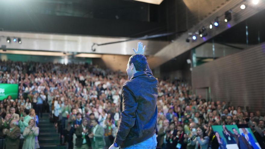 Moreno considers the screening crisis over and encourages the Andalusian PP to defend its health management "without complexes"