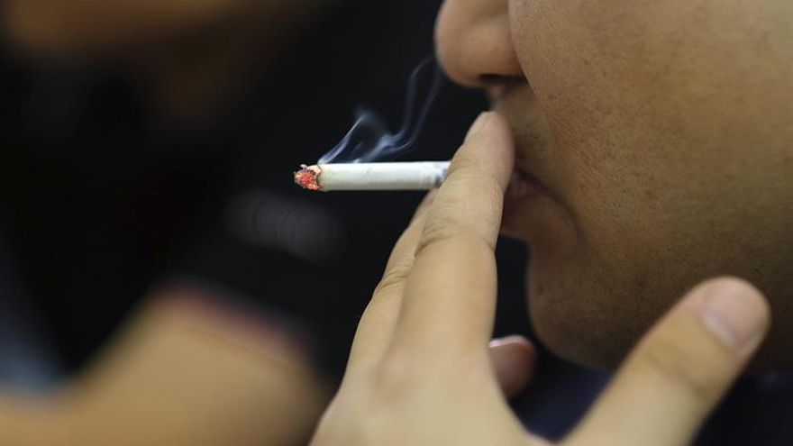 Prohíben fumar en República Checa, uno de los últimos bastiones europeos del tabaquismo