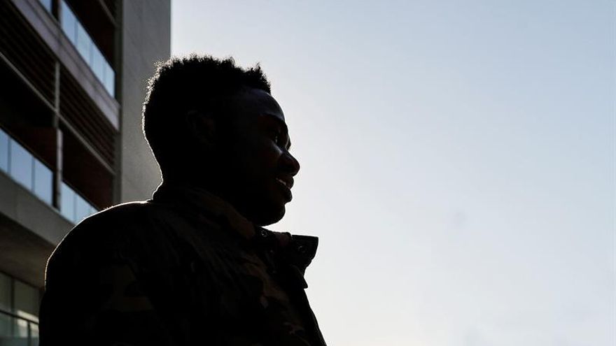 Desirée y Alain dejan atrás su infancia tutelada con la ayuda de la Cruz Roja