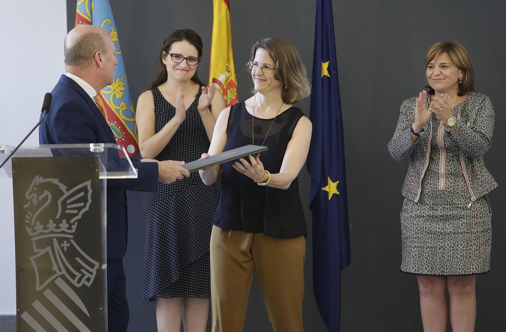 Elena Cebrian, consellera de Agricultura y Medio Ambiente, junto a Máximo Buch, Mónica Oltra e Isabel Bonig