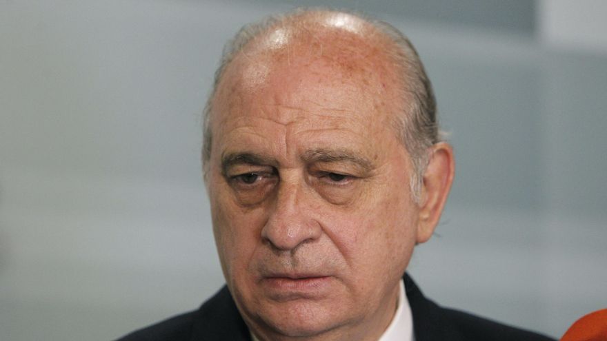 El exministro Fernández Díaz pide que el PP también sea acusado en el juicio por la operación Kitchen
