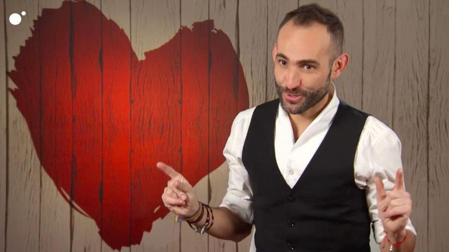 Un profesor de baile de Shakira buscó pareja en 'First Dates' y soltó lo que ella le contó sobre Piqué