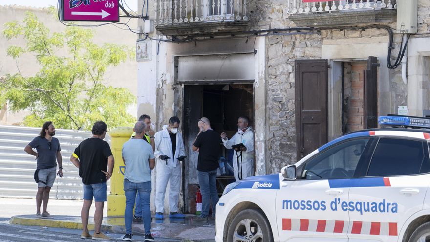 Dos muertos en el incendio del edificio de dos plantas en Bellpuig (Lleida)
