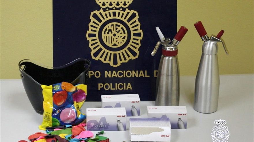 Alerta por el consumo del "gas de la risa", la droga barata de moda en Europa