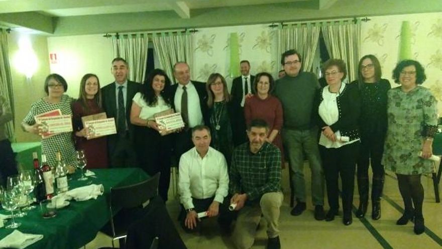 La Asociación de Empresarios del Órbigo repartió varios premios durante la velada.