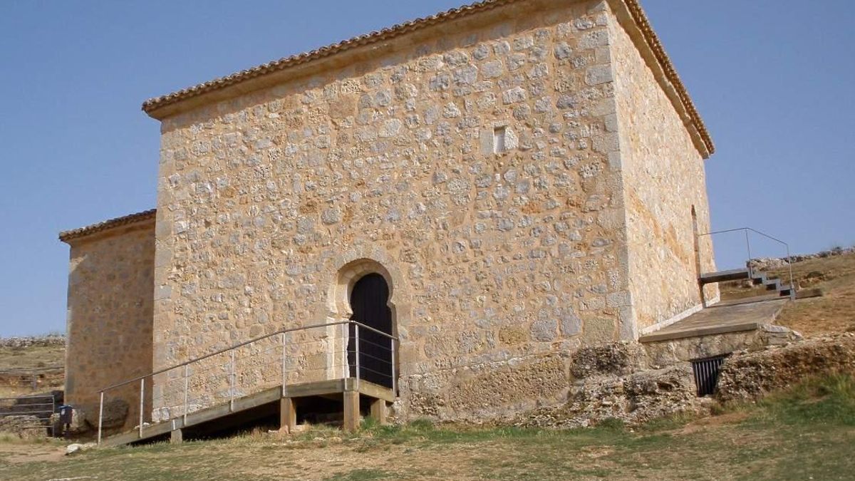 Imagen exterior del templo de San Baudelio (siglo XI), situado en el término de Casillas de Berlanga, Soria