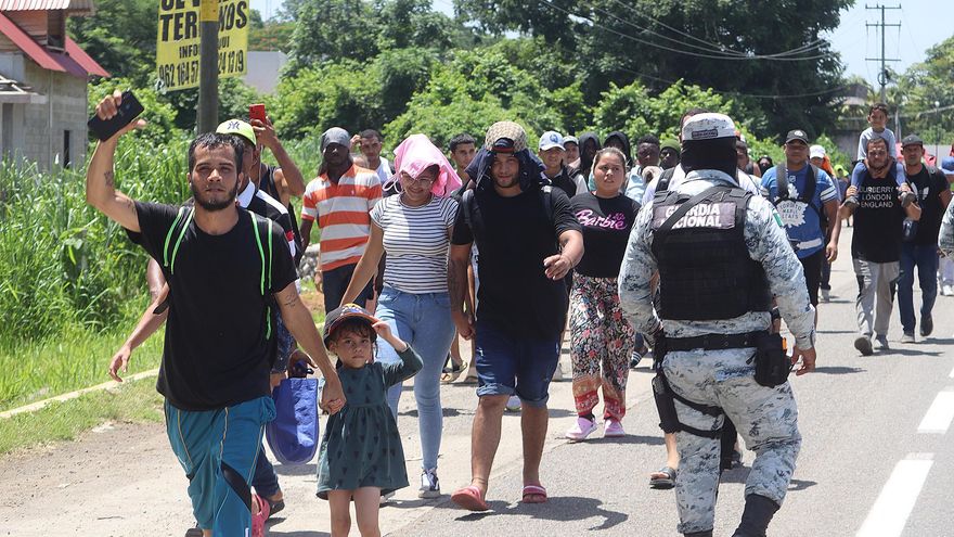 Industria automotriz de México advierte de "repercusiones" al comercio por ola migratoria