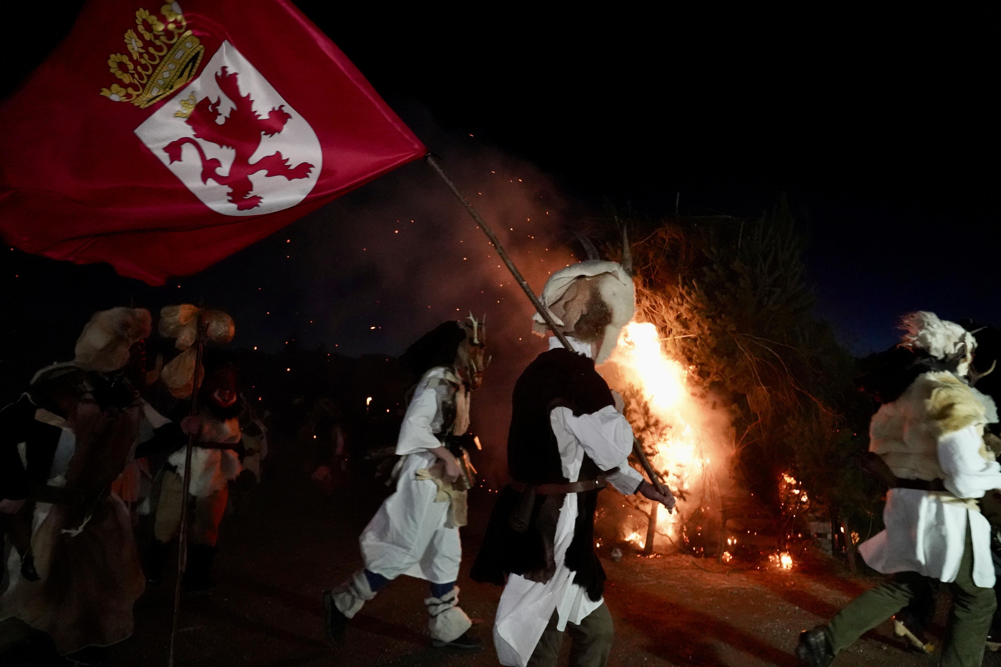 La Mojiganga saca a las calles de Riaño su tradicional antruido. Campillo. Agencia ICAL