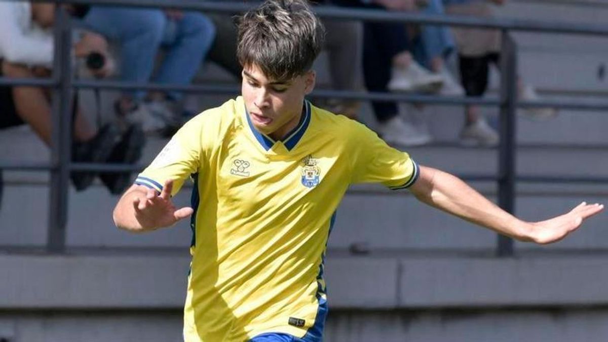 El juvenil de 16 años Rafa Cruz se estrena en una convocatoria de la UD Las Palmas