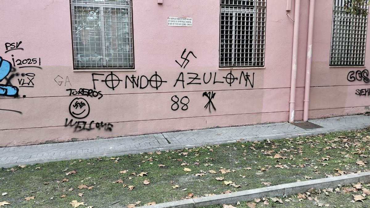 Algunas de las pintadas aparecidas este fin de semana