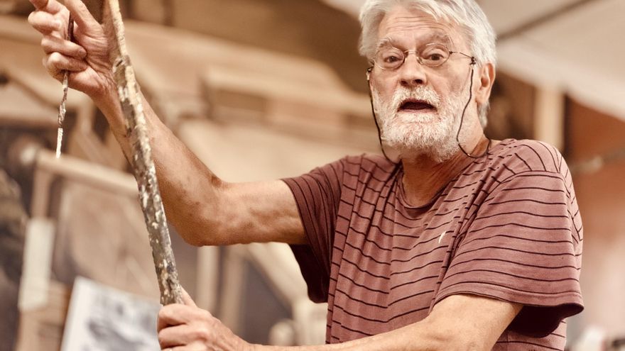 Vitoria vuelve a pintar desde cero el mural de homenaje a las víctimas de la represión franquista de 1976: "Zaramaga no existe sin el 3 de marzo"