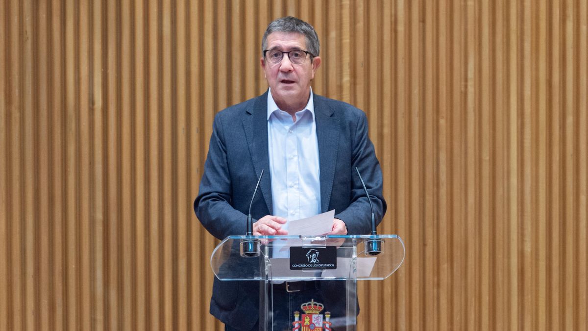 Archivo - El portavoz del PSOE en el Congreso, Patxi López, durante la jornada parlamentaria 'Educando en la Diversidad', en el Congreso