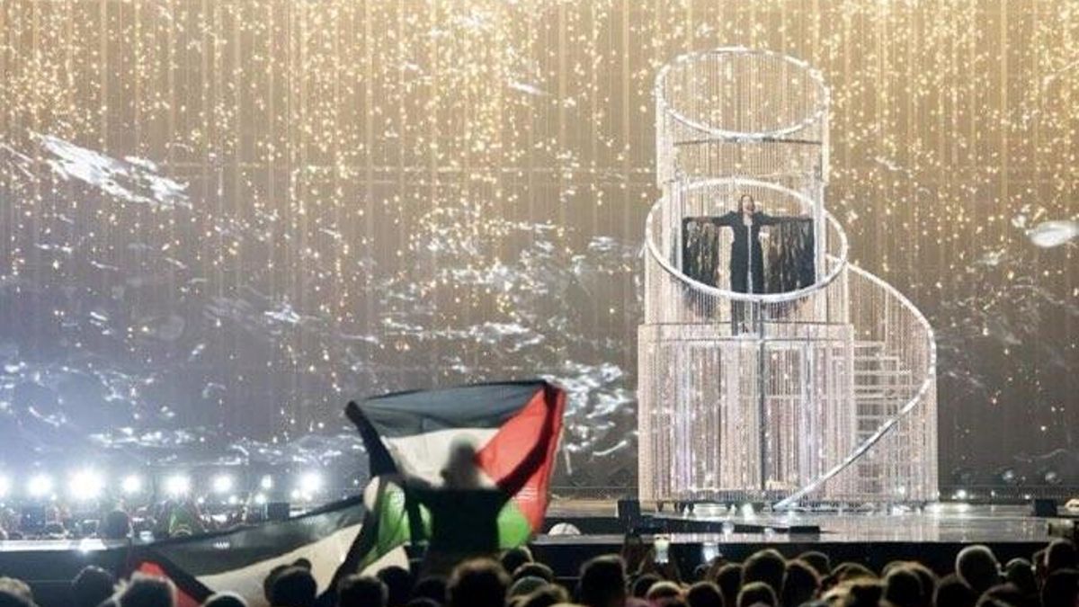 Una gran bandera de Palestina se alzó durante el ensayo de Israel