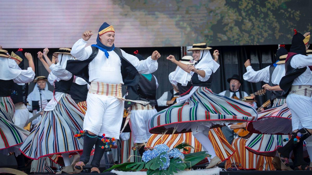 Foto 8 Festival Folclórico Regional Bajada de la Virgen 2025