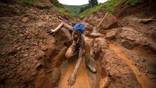 Niños trabajando en las minas de cobalto de la República Democrática del Congo