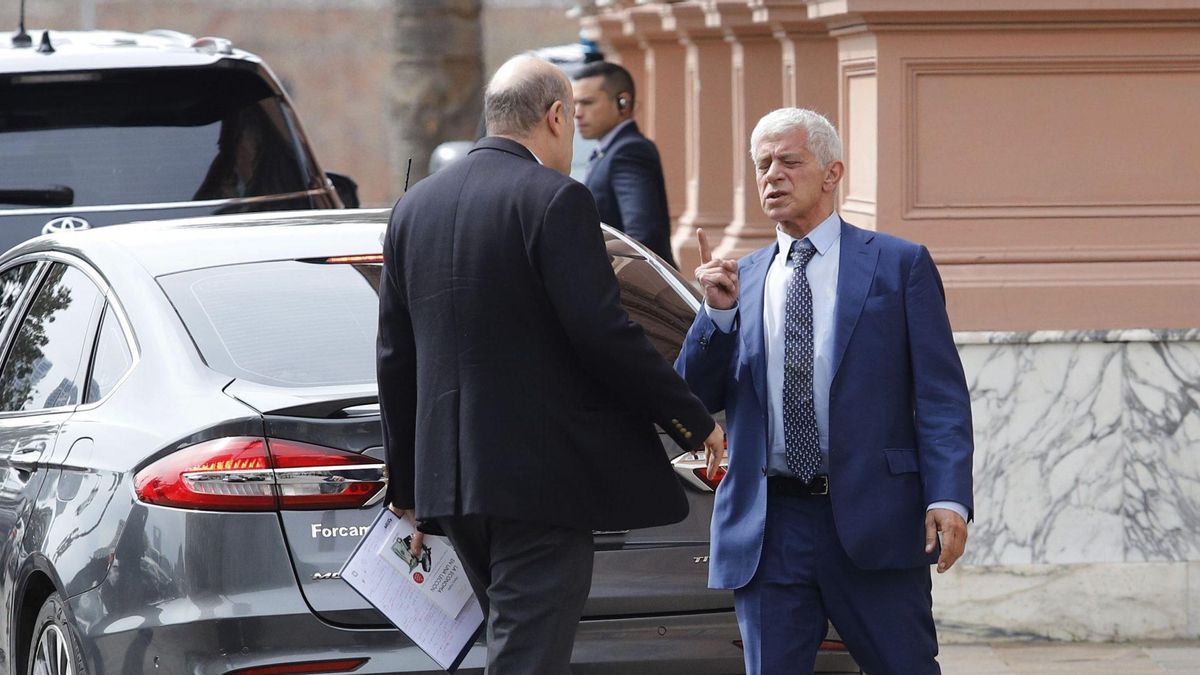 El ministro de Justicia, Mariano Cúneo Libarona, y el de Desregulación, Federico Sturzenegger.