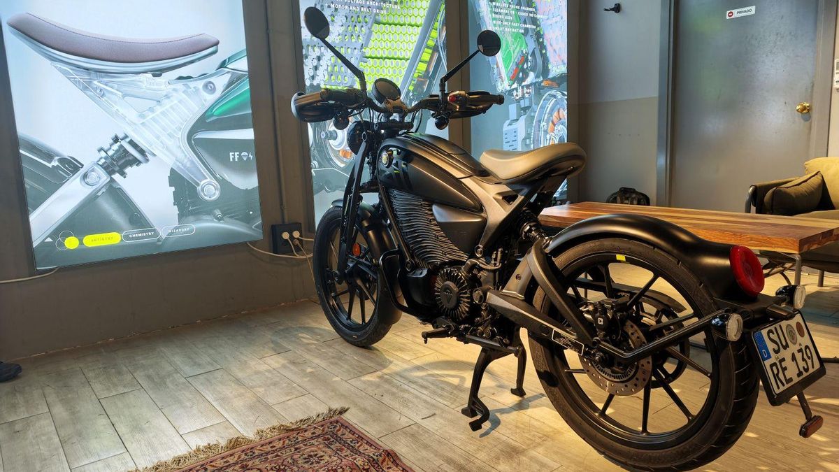 Nueva moto eléctrica Flying Flea C6 de Royald Enfield