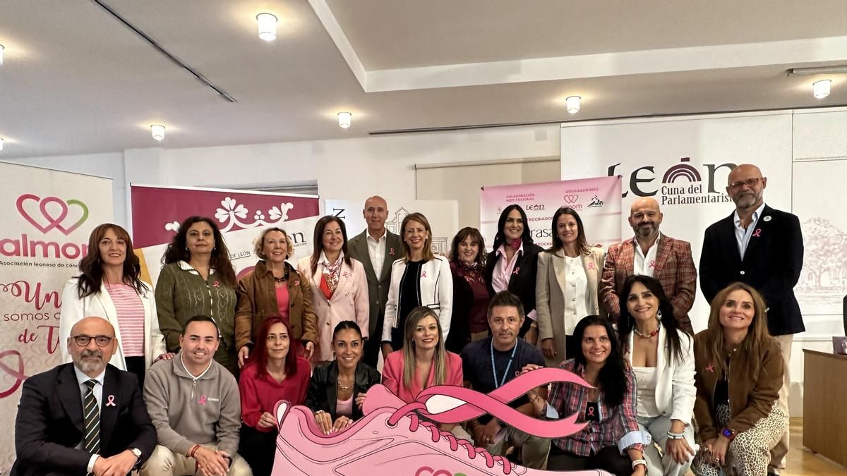 Presentación de la edición de 2026 de la Carrera de la Mujer contra el Cáncer de Mama en León.