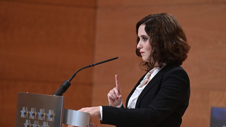 La presidenta de la Comunidad de Madrid, Isabel Díaz Ayuso durante la rueda de prensa conjunta con el vicepresidente Ignacio Aguado tras el Consejo de Gobierno de Madrid este miércoles. EFE/ Fernando Villar