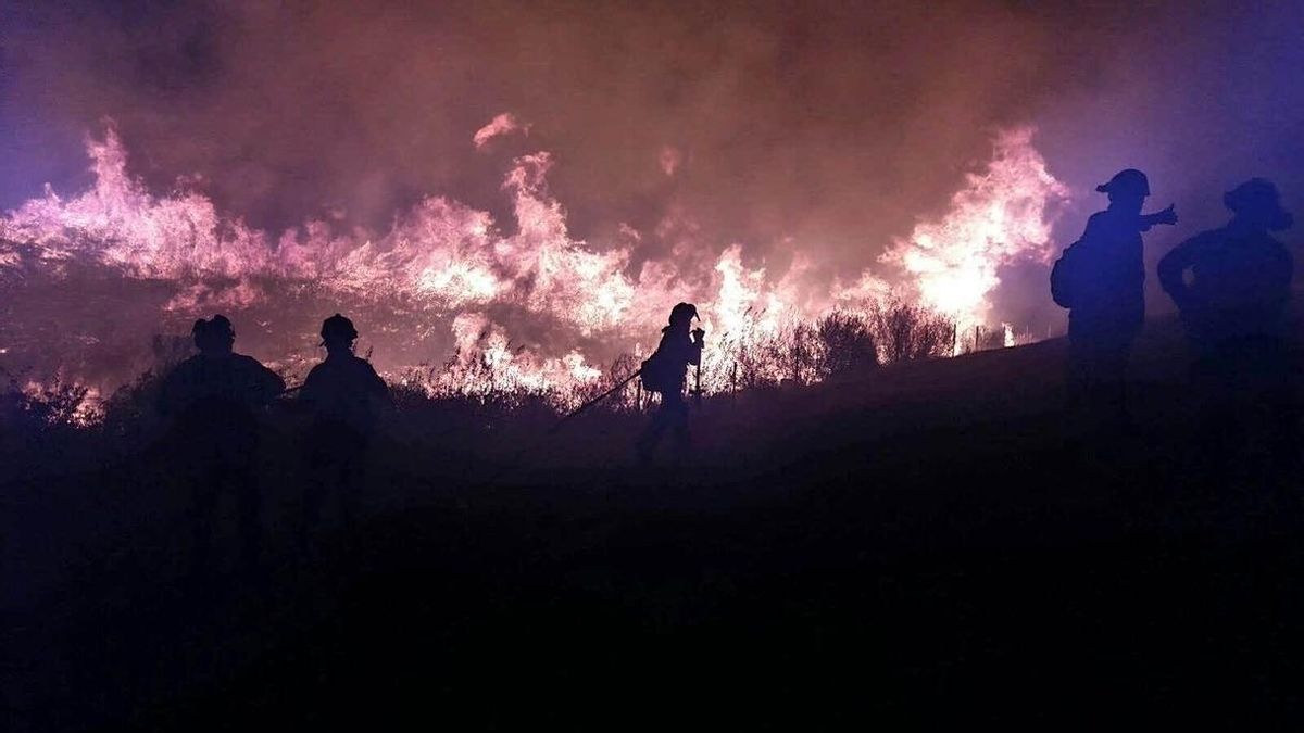 Ascienden a más de 400 los desalojados por el incendio declarado en La Granada de Riotinto