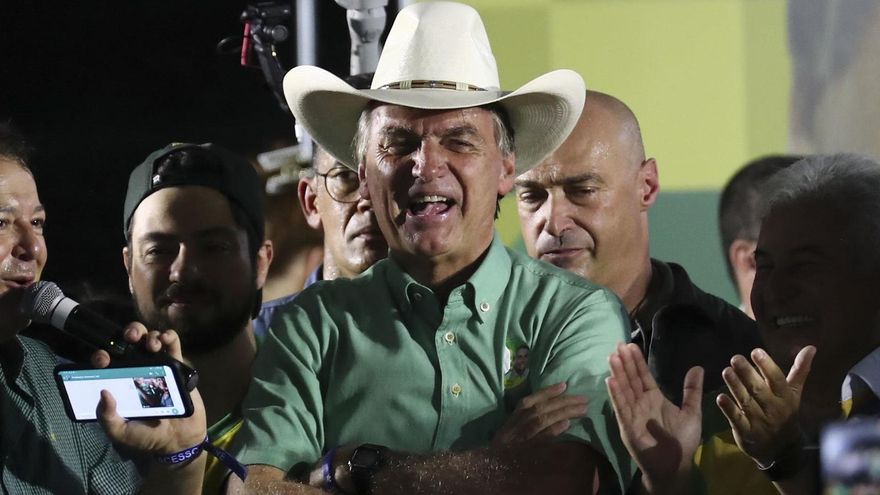 A horas del último debate, Bolsonaro intenta una "tercera vuelta" para retener el poder