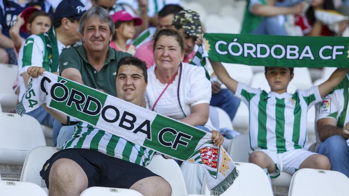 Grada Blanquiverde del Córdoba CF - Sporting de Gijón